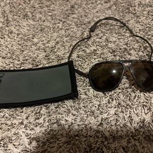 Classic Tortoise Frame Ombraz Armless Sunglasses, regular, with polarized lenses